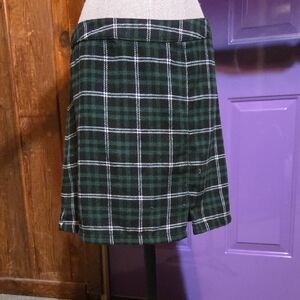 XL Green Plaid Mini Skirt With Slit And Statement Zipper Micro No Boundaries